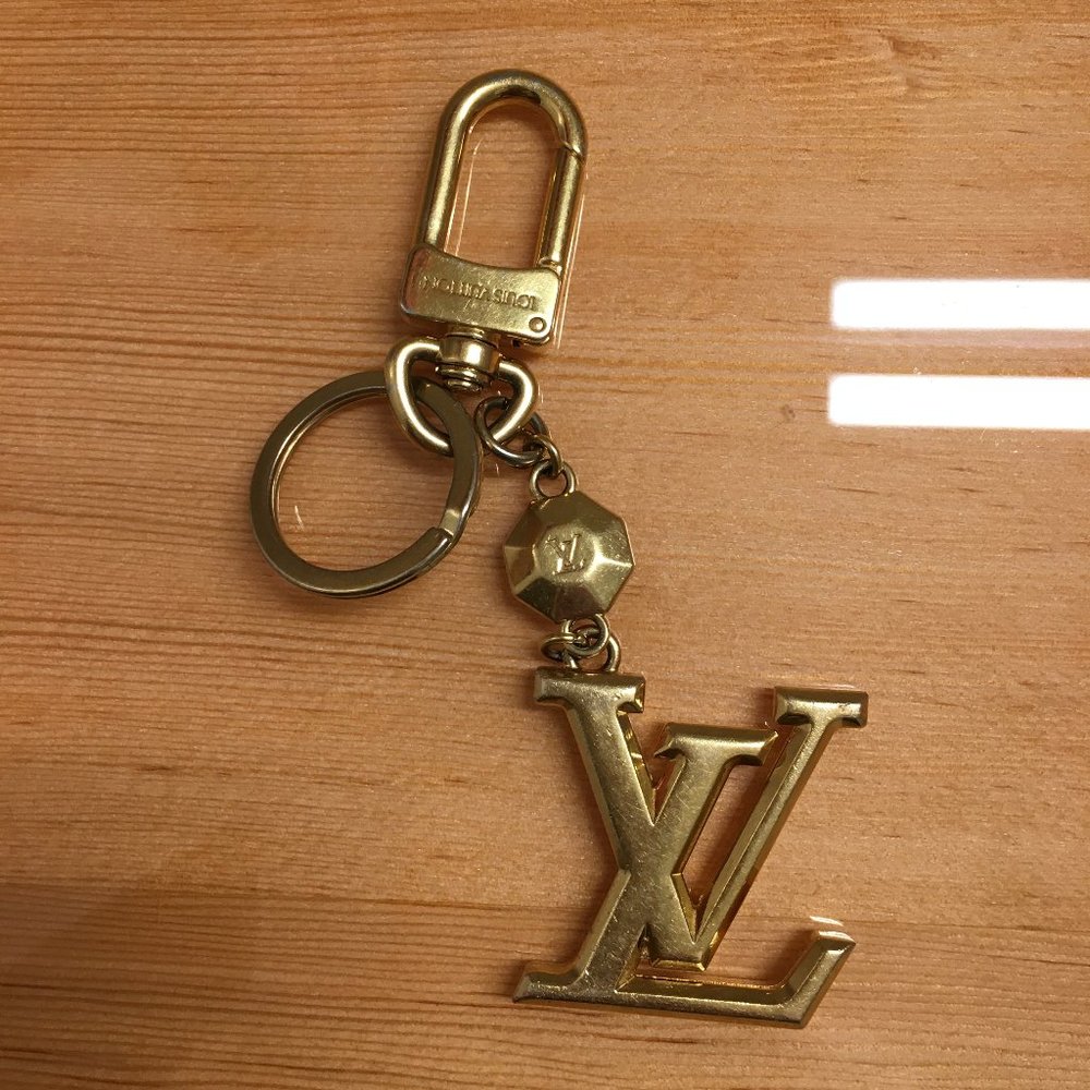 AUTHENTIC Louie Vuitton gold Facette KEY CHAIN